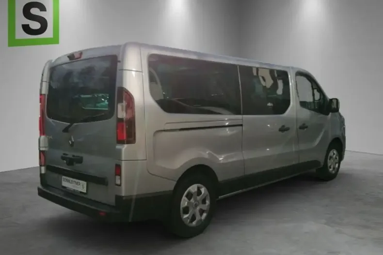 Renault Trafic din 2023 cu 18.136 km - oferta REN105403 - foto 3