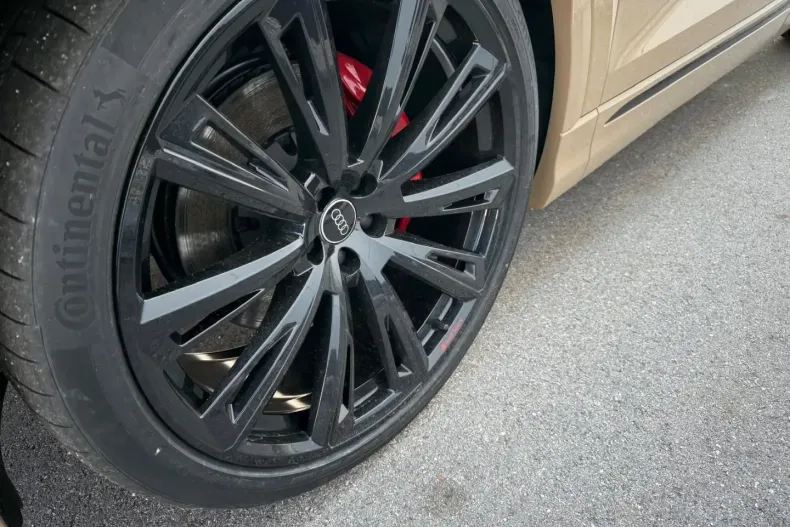 Audi Q8 din 2024 cu 30 km - oferta AUD105420 - foto 6