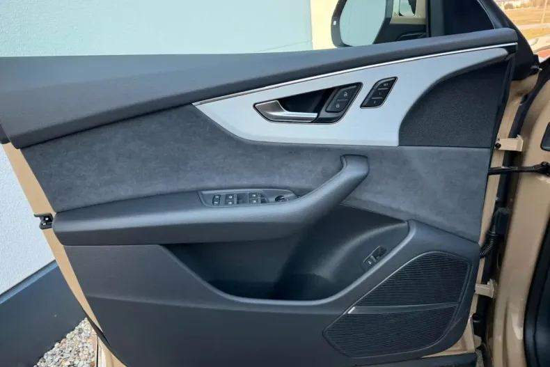 Audi Q8 din 2024 cu 30 km - oferta AUD105420 - foto 13