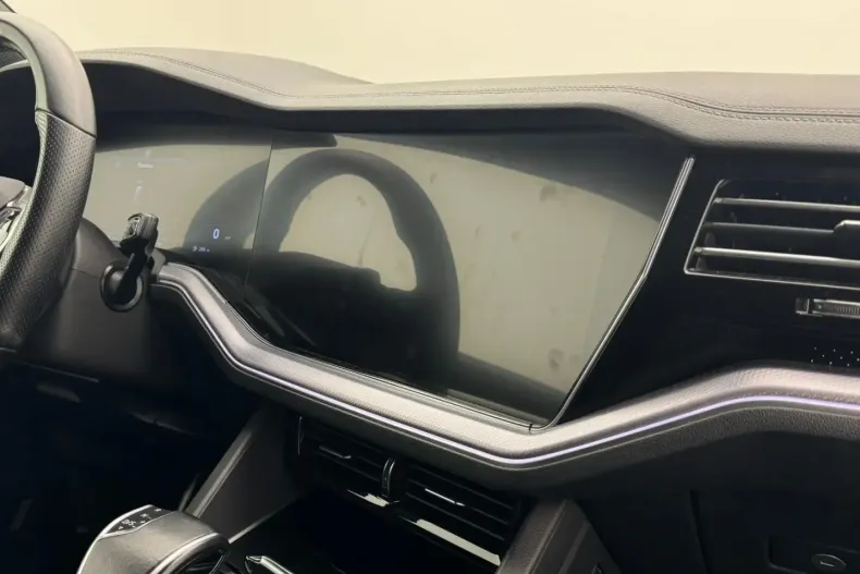 Volkswagen Touareg din 2022 cu 84.900 km - oferta VOL105423 - foto 8