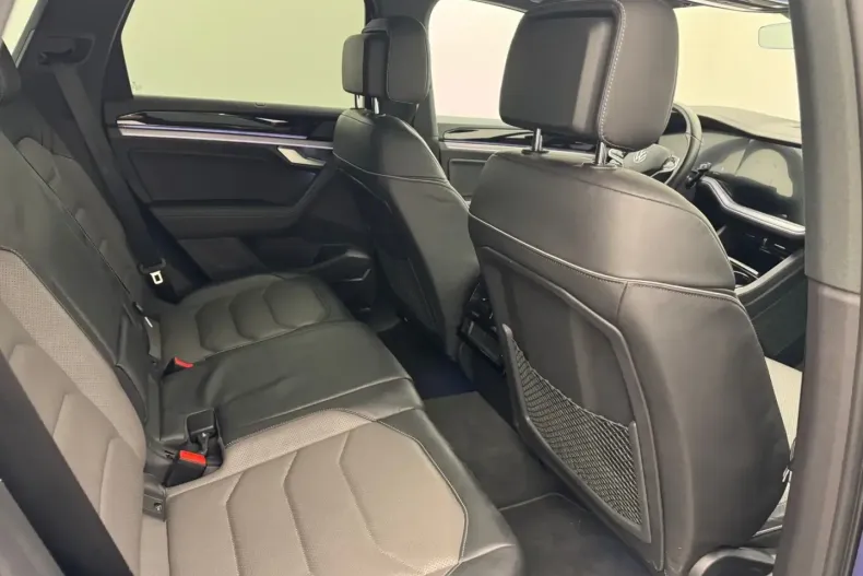 Volkswagen Touareg din 2022 cu 84.900 km - oferta VOL105423 - foto 12