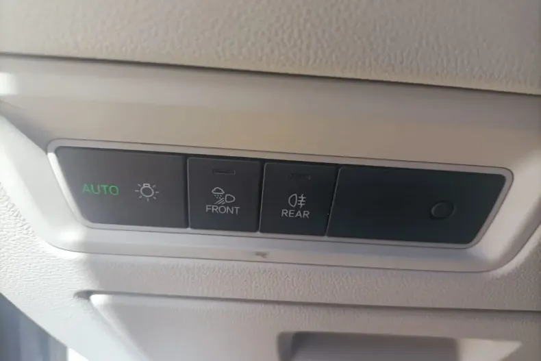 Volkswagen Touareg din 2025 cu 80.365 km - oferta VOL105432 - foto 14