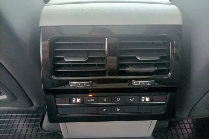 Volkswagen Touareg din 2025 cu 80.365 km - oferta VOL105432 - foto 23