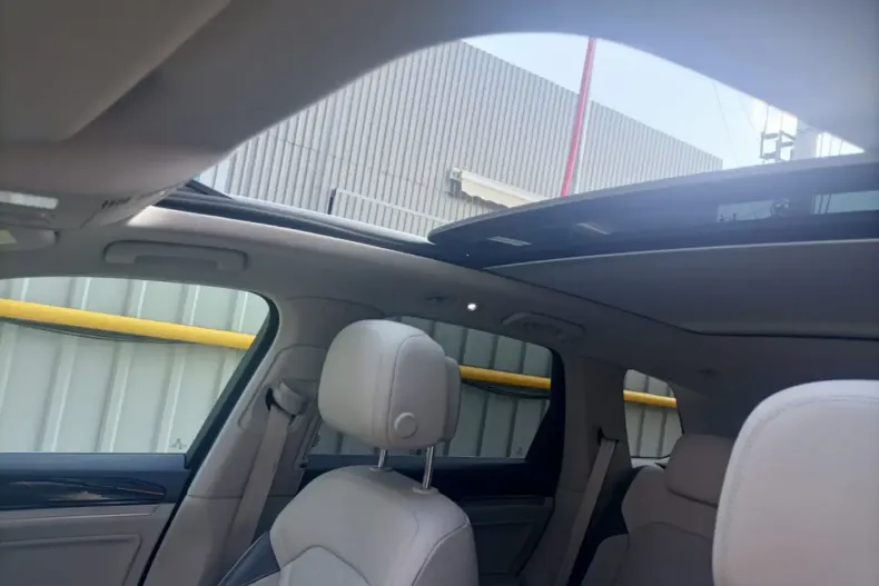 Volkswagen Touareg din 2025 cu 80.365 km - oferta VOL105432 - foto 25