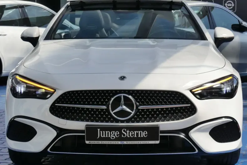 Mercedes-Benz CLE 200 din 2024 cu 7.370 km - oferta MER105434 - foto 2