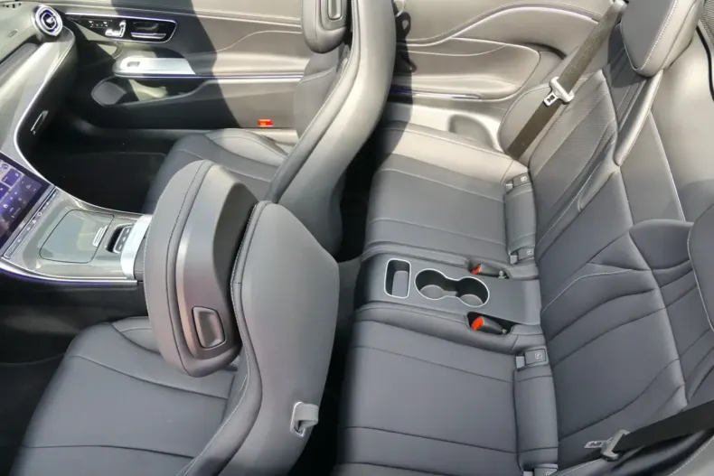 Mercedes-Benz CLE 200 din 2024 cu 7.370 km - oferta MER105434 - foto 11