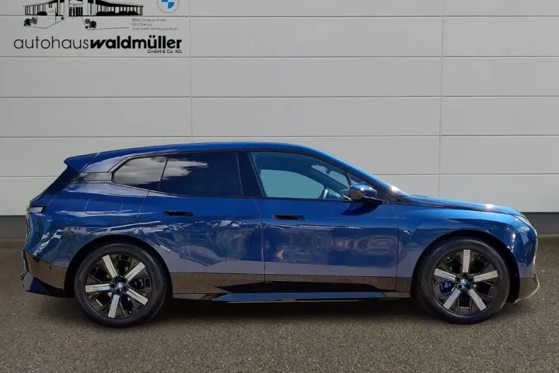 BMW iX din 2023 cu 70.320 km - oferta BMW105437 - foto 4