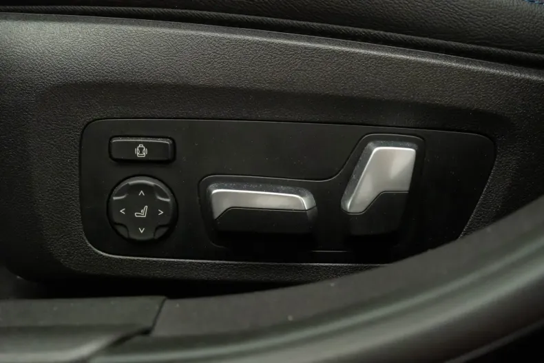 BMW 320 din 2023 cu 13.000 km - oferta BMW105450 - foto 24