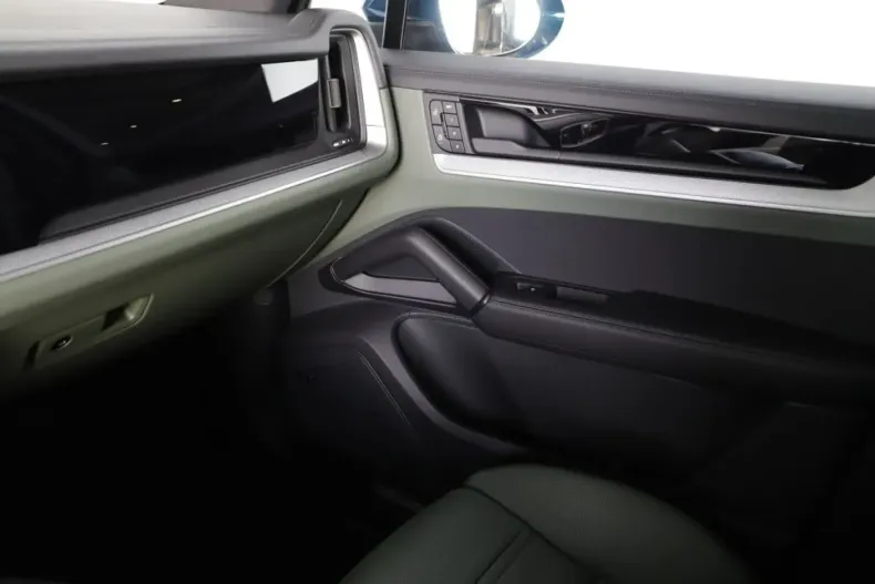 Porsche Cayenne din 2025 cu 30 km - oferta POR105451 - foto 15