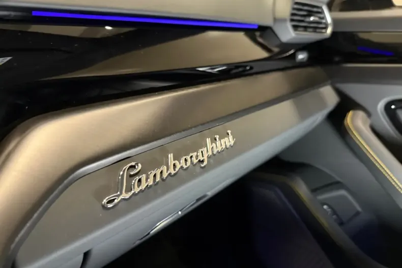 Lamborghini Urus din 2024 cu 9.980 km - oferta LAM105454 - foto 2