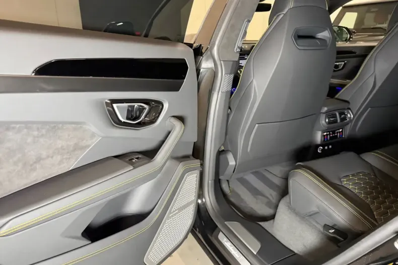 Lamborghini Urus din 2024 cu 9.980 km - oferta LAM105454 - foto 9