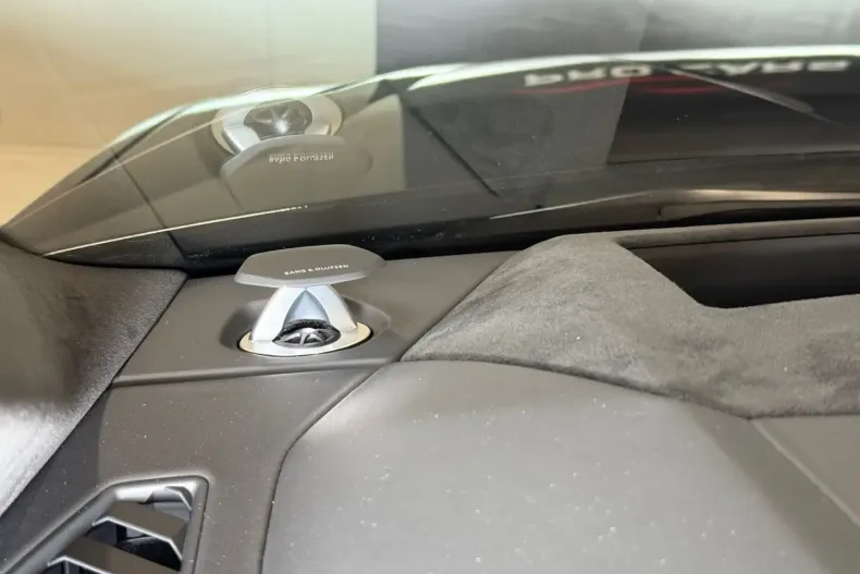 Lamborghini Urus din 2024 cu 9.980 km - oferta LAM105454 - foto 22