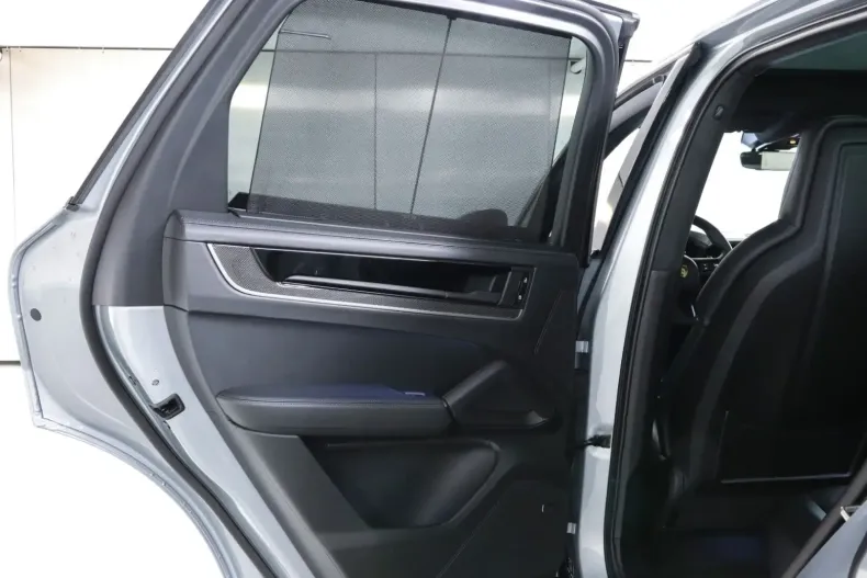 Porsche Cayenne din 2023 cu 2.300 km - oferta POR105455 - foto 12