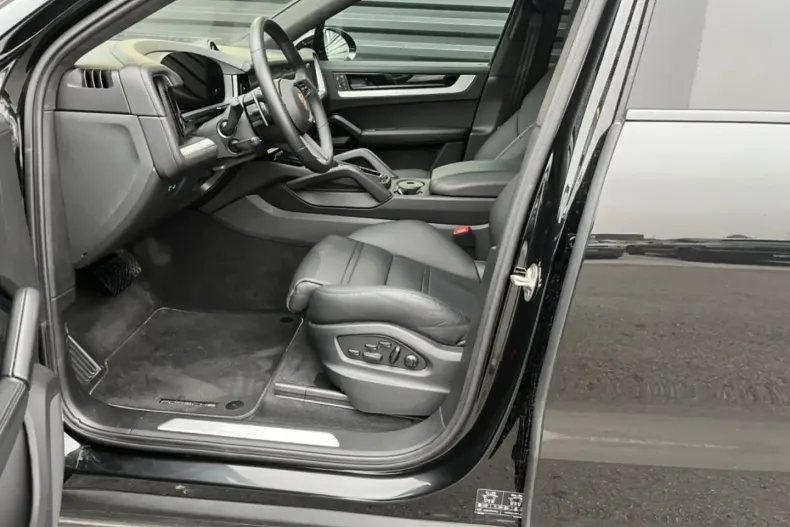 Porsche Cayenne din 2024 cu 7.500 km - oferta POR105457 - foto 26