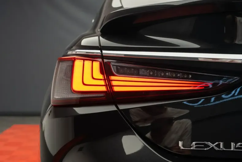 Lexus ES 300 din 2025 cu 29.900 km - oferta LEX105459 - foto 9