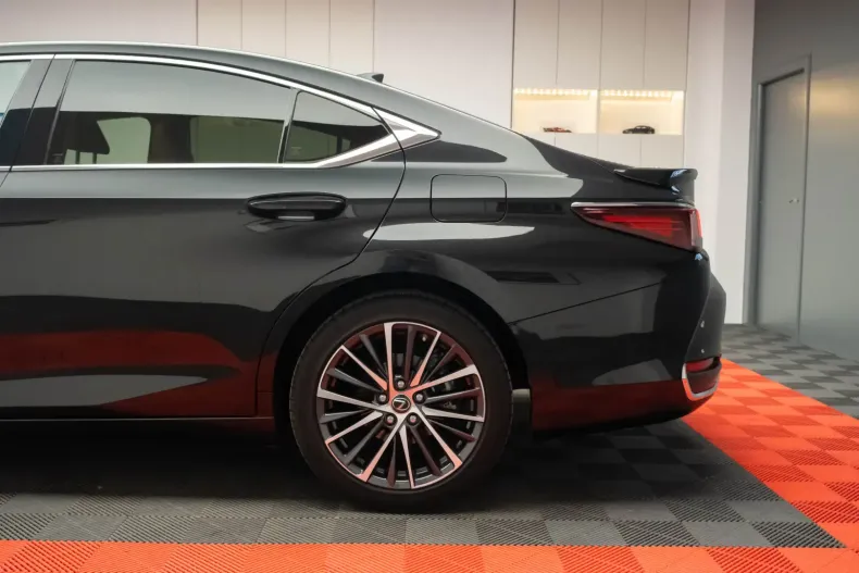 Lexus ES 300 din 2025 cu 29.900 km - oferta LEX105459 - foto 10