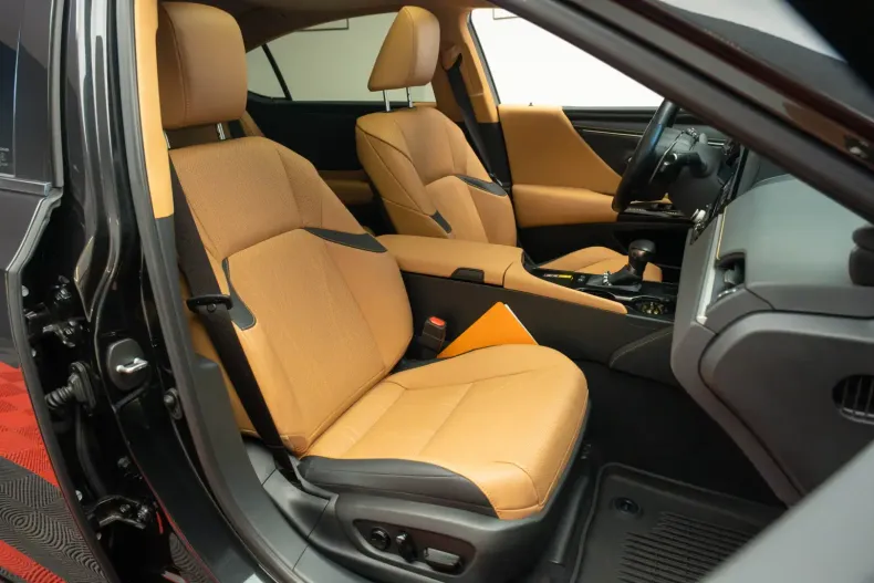 Lexus ES 300 din 2025 cu 29.900 km - oferta LEX105459 - foto 13