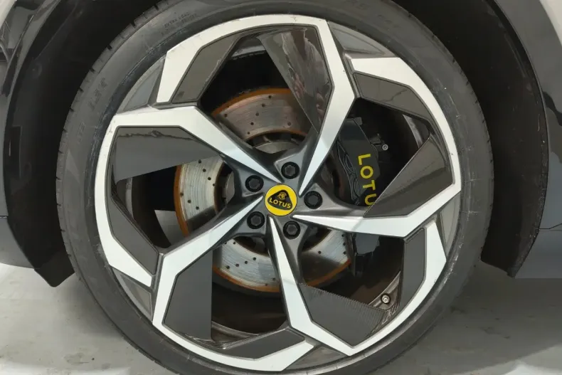 Lotus Eletre din 2023 cu 19.950 km - oferta LOT105467 - foto 18