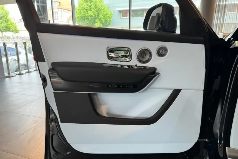 Rolls-Royce Cullinan din 2024 cu 20.000 km - oferta ROL105468 - foto 9