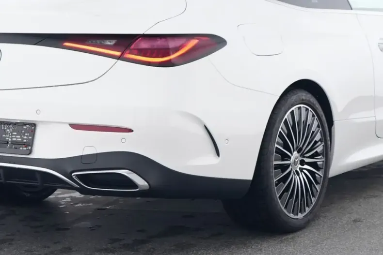 Mercedes-Benz CLE 200 din 2023 cu 26.300 km - oferta MER105469 - foto 4