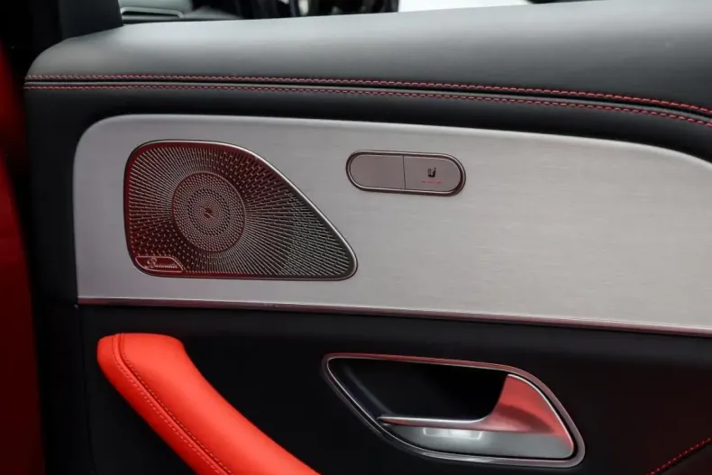 Mercedes-Benz GLE 63 AMG din 2024 cu 9.500 km - oferta MER105474 - foto 14