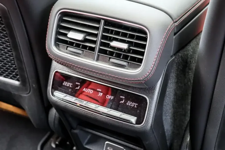 Mercedes-Benz GLE 63 AMG din 2024 cu 9.500 km - oferta MER105474 - foto 15