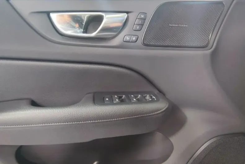 Volvo S60 din 2022 cu 19.000 km - oferta VOL105479 - foto 7