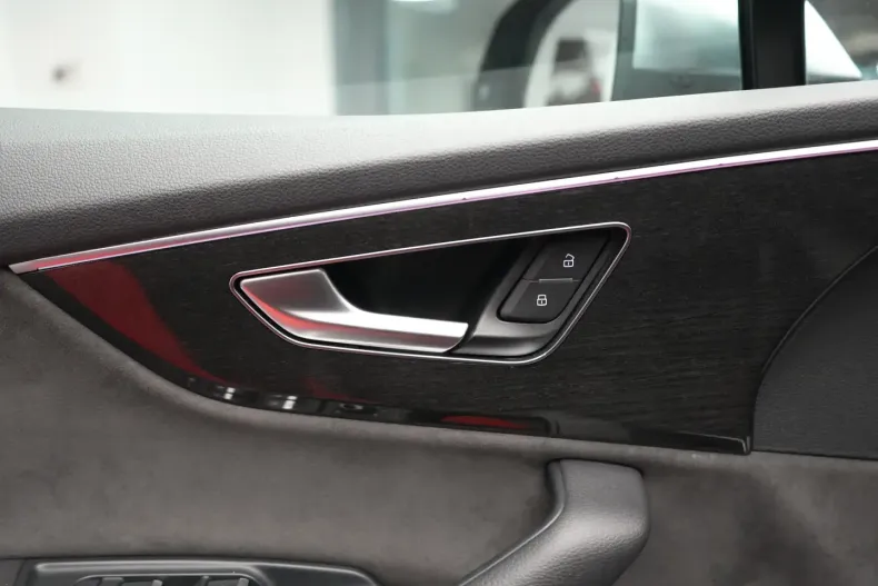 Audi SQ7 din 2020 cu 129.900 km - oferta AUD105486 - foto 12