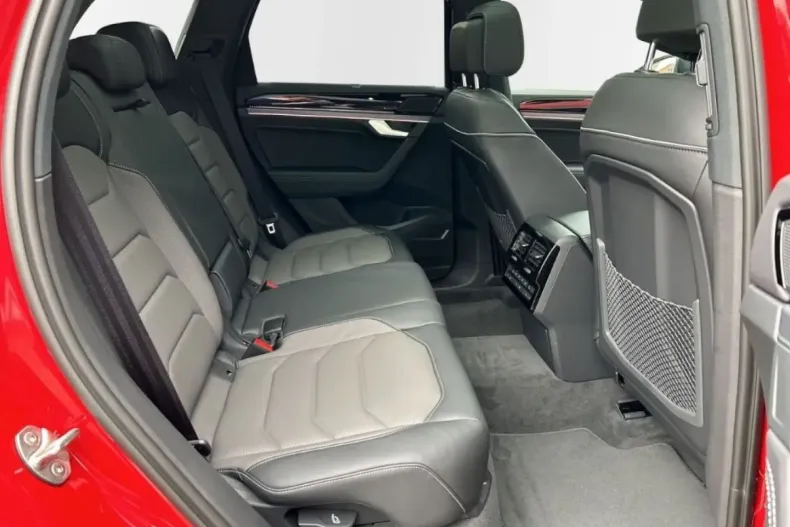 Volkswagen Touareg din 2023 cu 26.000 km - oferta VOL105490 - foto 10