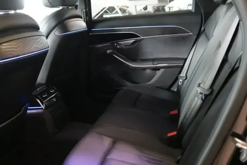 Audi A8 din 2022 cu 63.930 km - oferta AUD105570 - foto 11