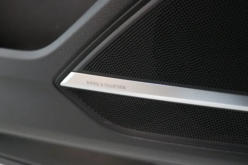 Audi A8 din 2022 cu 63.930 km - oferta AUD105570 - foto 18