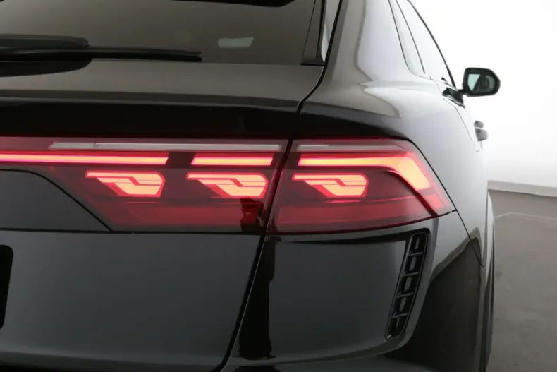 Audi RSQ8 din 2024 cu 15.935 km - oferta AUD105586 - foto 22