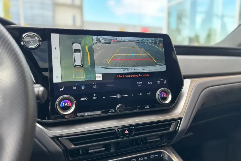 Lexus TX500 H din 2024 cu 9.073 km - oferta LEX105590 - foto 33