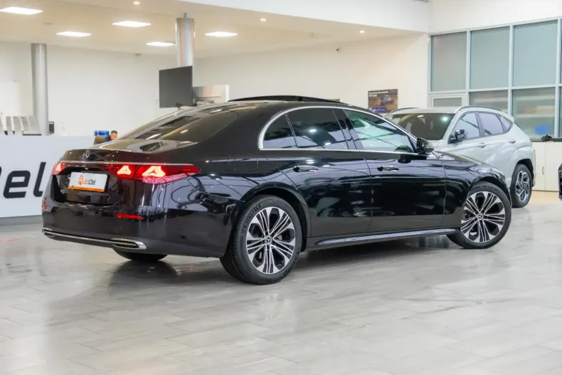 Mercedes-Benz E 200 din 2024 cu 20.600 km - oferta MER105598 - foto 8