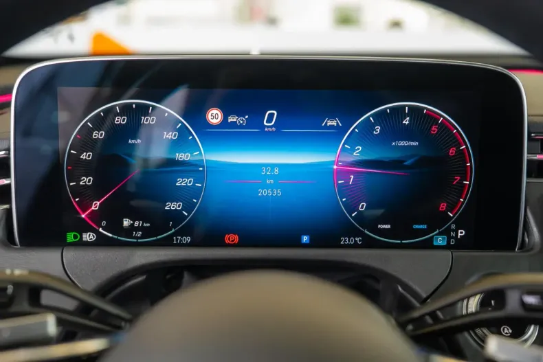 Mercedes-Benz E 200 din 2024 cu 20.600 km - oferta MER105598 - foto 13