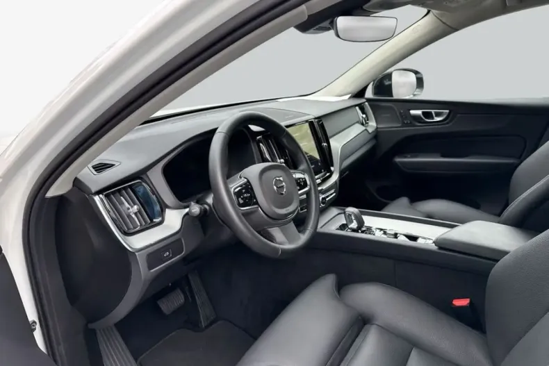 Volvo XC60 din 2024 cu 20.395 km - oferta VOL105605 - foto 2