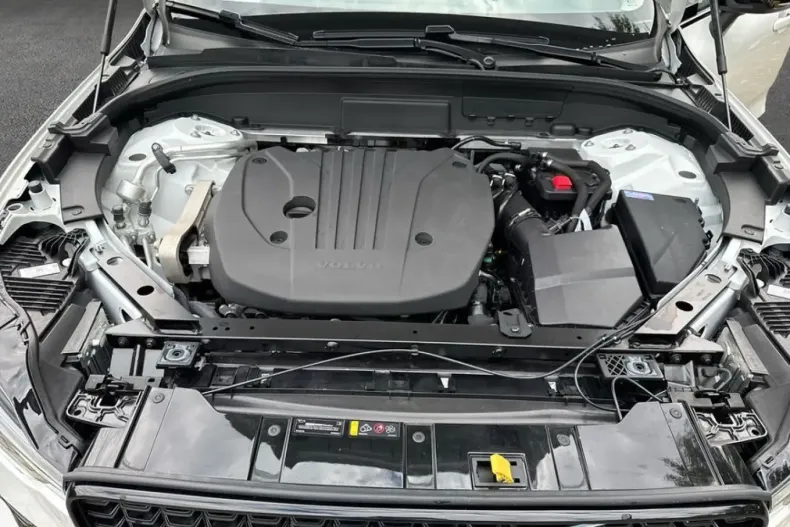 Volvo XC60 din 2024 cu 20.395 km - oferta VOL105605 - foto 8