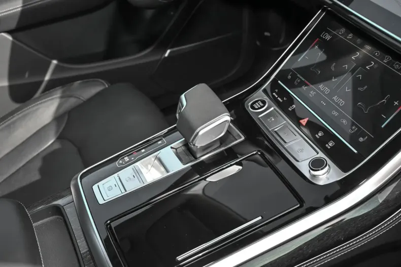 Audi Q8 din 2024 cu 22.072 km - oferta AUD105609 - foto 9