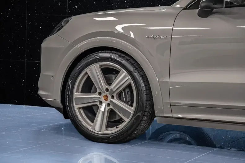 Porsche Cayenne din 2025 cu 50 km - oferta POR105624 - foto 19