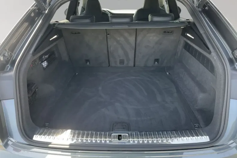 Audi Q8 din 2023 cu 57.995 km - oferta AUD105628 - foto 10