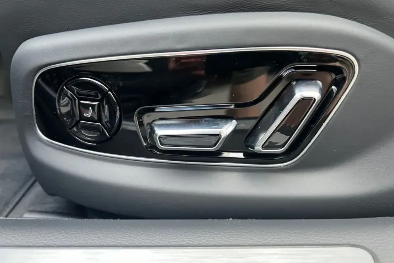 Audi S8 din 2024 cu 29.999 km - oferta AUD105636 - foto 26