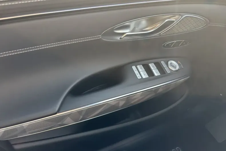 Genesis GV70 din 2024 cu 16.260 km - oferta GEN105640 - foto 12