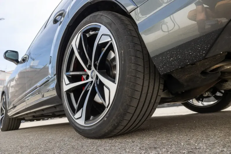 Audi Q7 din 2023 cu 26.070 km - oferta AUD105649 - foto 6