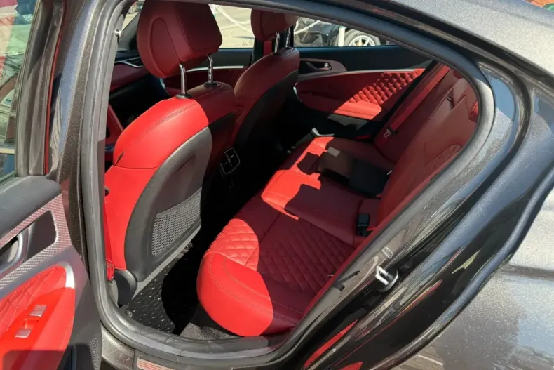 Genesis G70 din 2023 cu 4.380 km - oferta GEN105665 - foto 10