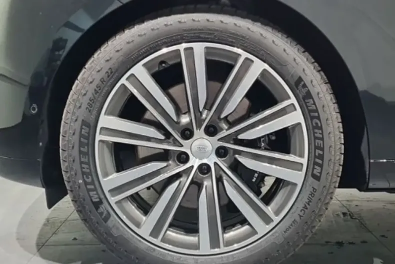 Land Rover Range Rover din 2025 cu 12.000 km - oferta LAN105677 - foto 9