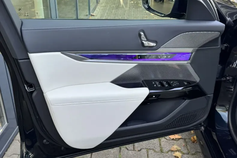 BMW 750 din 2024 cu 23.581 km - oferta BMW105721 - foto 12