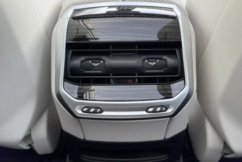 BMW 750 din 2024 cu 23.581 km - oferta BMW105721 - foto 28