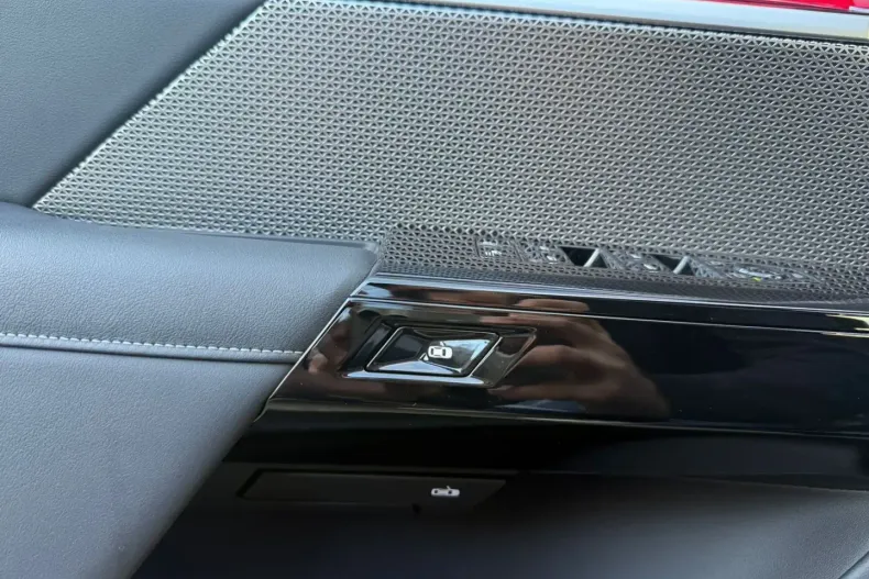 BMW 750 din 2023 cu 21.937 km - oferta BMW105722 - foto 26