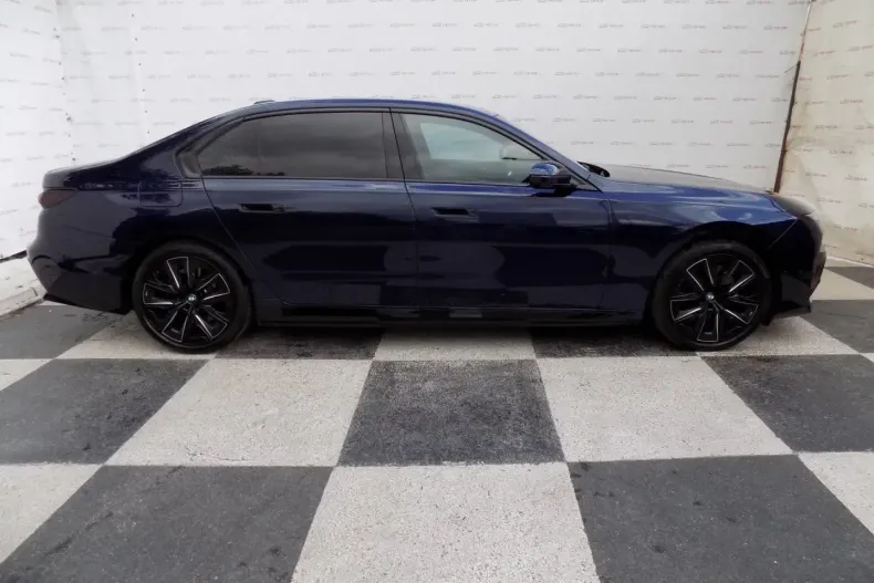 BMW 750 din 2023 cu 67.754 km - oferta BMW105726 - foto 6