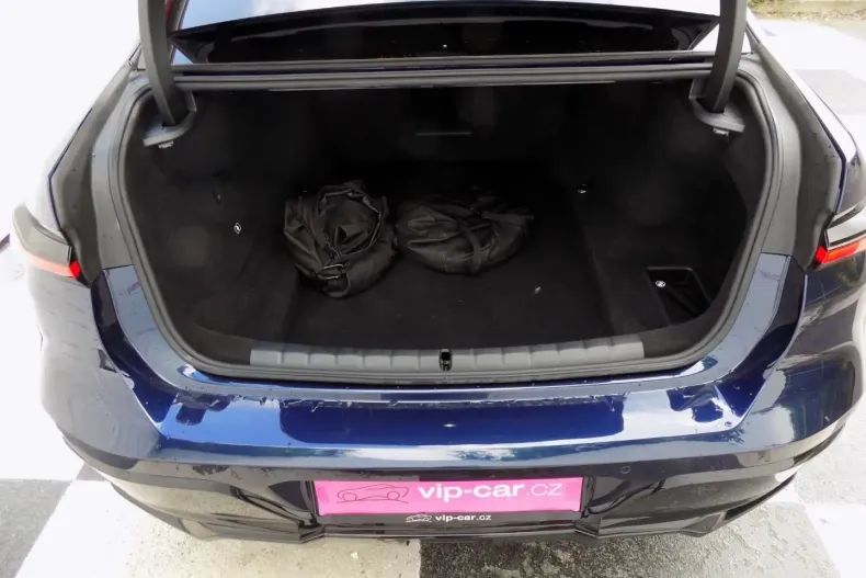 BMW 750 din 2023 cu 67.754 km - oferta BMW105726 - foto 8